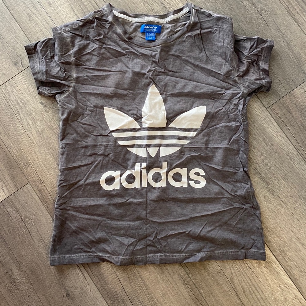 Adidas shirt M